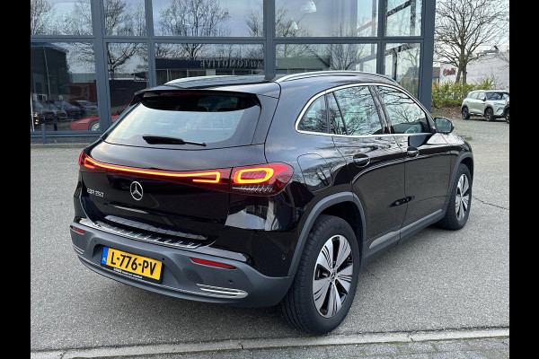 Mercedes-Benz EQA 250 Business Solution Luxury 67 kWh | SOH 96% | Ambilight | Elektr. achterklep | Stoelverwarming | Camera | Origineel Nederlandse auto | NAP | 12 mnd BOVAG garantie