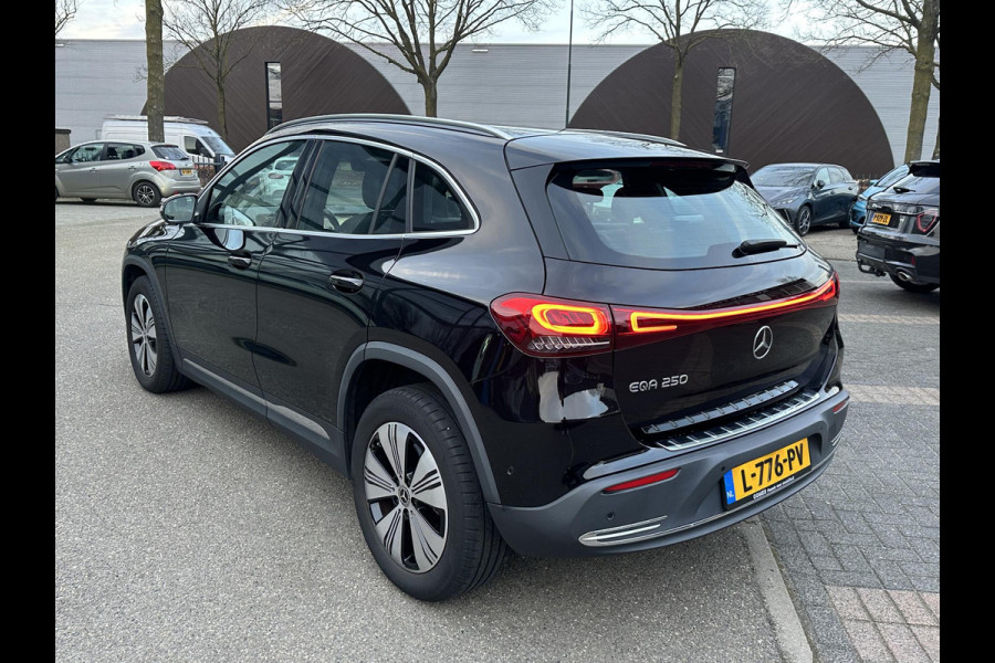 Mercedes-Benz EQA 250 Business Solution Luxury 67 kWh | SOH 96% | Ambilight | Elektr. achterklep | Stoelverwarming | Camera | Origineel Nederlandse auto | NAP | 12 mnd BOVAG garantie