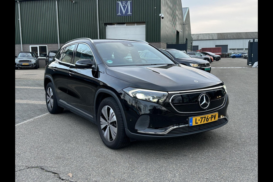 Mercedes-Benz EQA 250 Business Solution Luxury 67 kWh | SOH 96% | Ambilight | Elektr. achterklep | Stoelverwarming | Camera | Origineel Nederlandse auto | NAP | 12 mnd BOVAG garantie