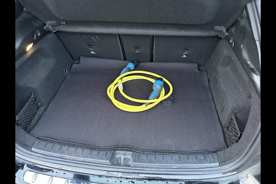 Mercedes-Benz EQA 250 Business Solution Luxury 67 kWh | SOH 96% | Ambilight | Elektr. achterklep | Stoelverwarming | Camera | Origineel Nederlandse auto | NAP | 12 mnd BOVAG garantie