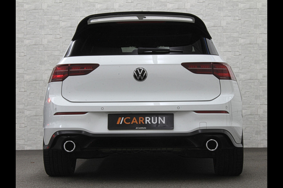 Volkswagen Golf 245 pk GTE Hybrid | IQ-Light | ACC | 19'' | GTI Diffuser | Trekhaak | Stuurwielverwarming | Achteruitrij-Camera | 3-Zone Clima | Carplay | Sfeerverlichting | Draadloos Laden |