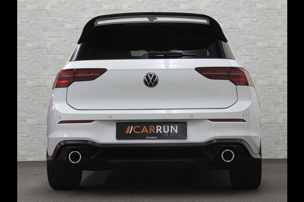 Volkswagen Golf 245 pk GTE Hybrid | IQ-Light | ACC | 19'' | GTI Diffuser | Trekhaak | Stuurwielverwarming | Achteruitrij-Camera | 3-Zone Clima | Carplay | Sfeerverlichting | Draadloos Laden |