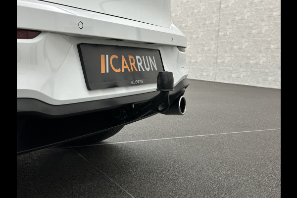 Volkswagen Golf 245 pk GTE Hybrid | IQ-Light | ACC | 19'' | GTI Diffuser | Trekhaak | Stuurwielverwarming | Achteruitrij-Camera | 3-Zone Clima | Carplay | Sfeerverlichting | Draadloos Laden |