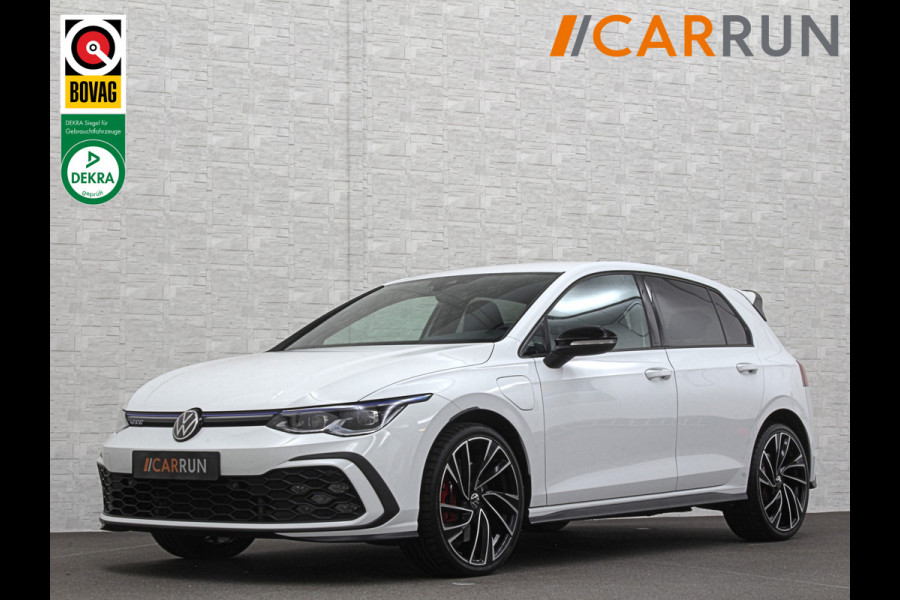 Volkswagen Golf 245 pk GTE Hybrid | IQ-Light | ACC | 19'' | GTI Diffuser | Trekhaak | Stuurwielverwarming | Achteruitrij-Camera | 3-Zone Clima | Carplay | Sfeerverlichting | Draadloos Laden |