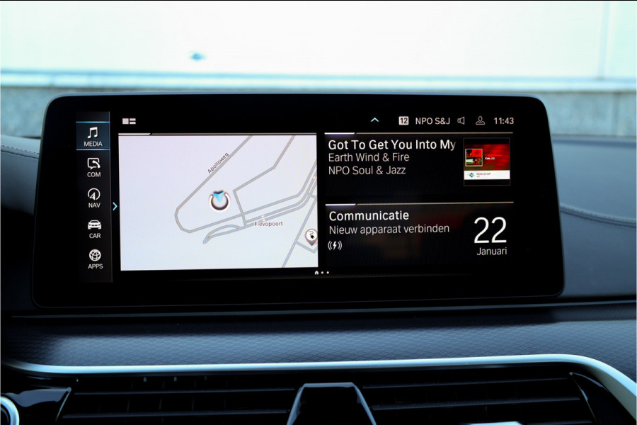 BMW 5 Serie 545e xDrive Individual Soft Close / M-zetels / Leder dashboard /