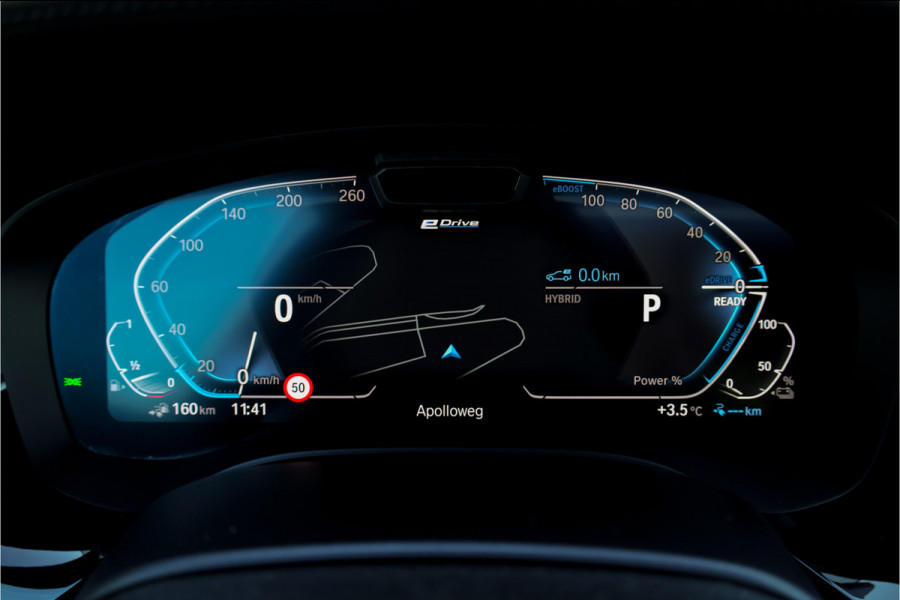 BMW 5 Serie 545e xDrive Individual Soft Close / M-zetels / Leder dashboard /