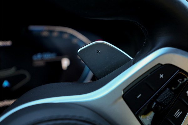 BMW 5 Serie 545e xDrive Individual Soft Close / M-zetels / Leder dashboard /