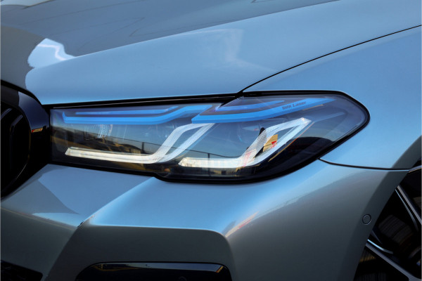 BMW 5 Serie 545e xDrive Individual Soft Close / M-zetels / Leder dashboard /