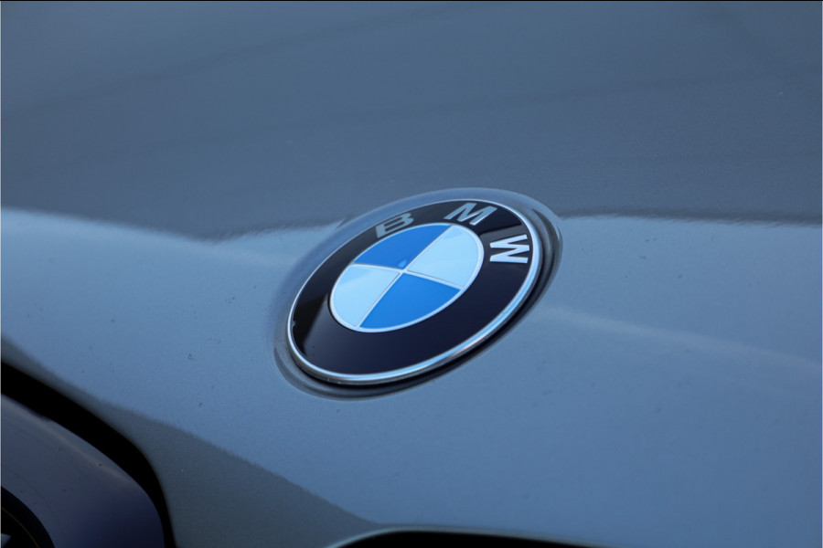 BMW 5 Serie 545e xDrive Individual Soft Close / M-zetels / Leder dashboard /