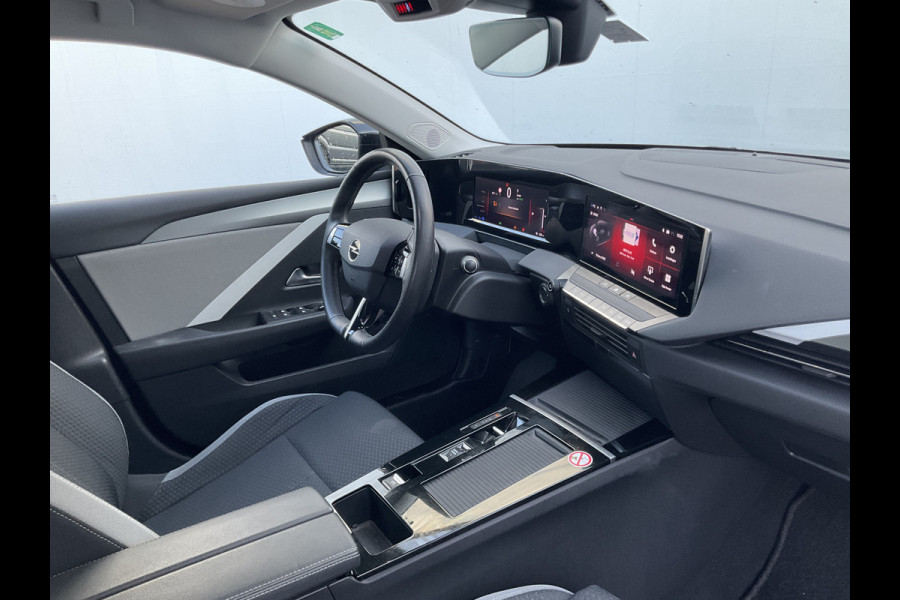 Opel Astra Sports Tourer 1.6 Turbo 260pk Hybrid PHEV Carplay Sensoren voor/achter Dab Adaptieve cruise
