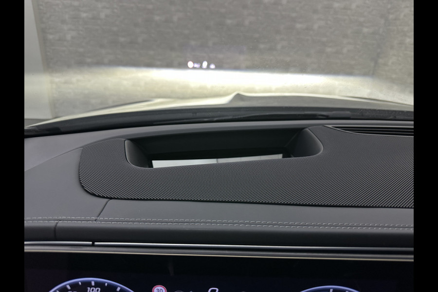 Mercedes-Benz GLE Coupé AMG 53 Full-Option | Carbon | Leder-Exclusief | Massage | Soft-Close | Stoelventilatie | 360 Camera | Panorama | ACC | Treeplanken Verlicht | Stoelverwarming V+A | Head-Up | Burmester | Trekhaak | Luchtvering | AMG Drive-Unit | Alcantara-Carbon Stuur | 4-Zone Clima | Rode Gordels | Berker Clima | 22 inch | Stuurwielverwarming |