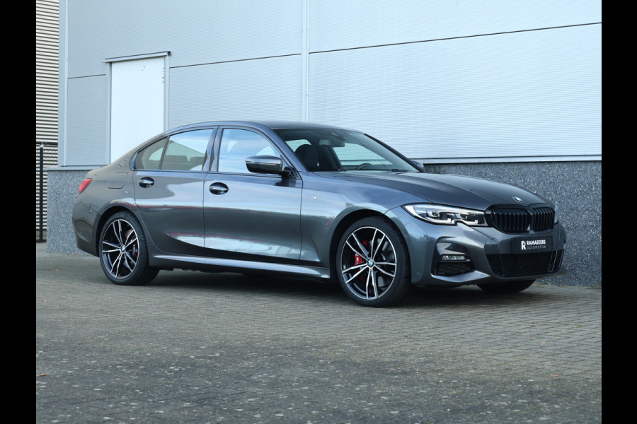 BMW 3-serie 330e M Sport HiFi / 19 inch / M-Sport remmen / Leder /