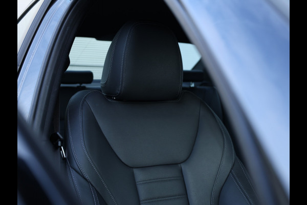 BMW 3-serie 330e M Sport HiFi / 19 inch / M-Sport remmen / Leder /