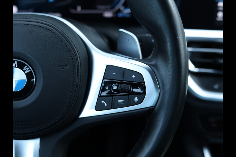 BMW 3-serie 330e M Sport HiFi / 19 inch / M-Sport remmen / Leder /