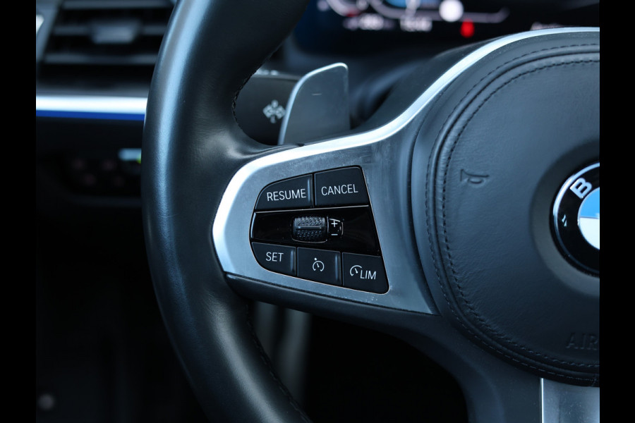 BMW 3-serie 330e M Sport HiFi / 19 inch / M-Sport remmen / Leder /