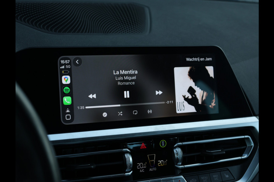 BMW 3-serie 330e M Sport HiFi / 19 inch / M-Sport remmen / Leder /