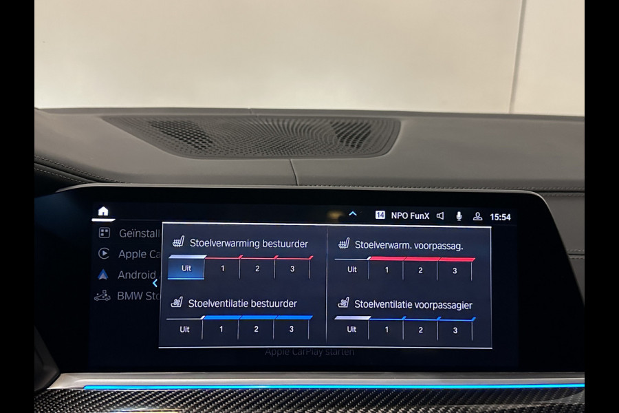 BMW X5 45e | M Sportseats | Frozen Black | Carbon | 360 Camera | Skylounce | ACC | Stoel Massage & Ventilatie | Indiv. Leder | Laser-LE Softclose | Achterasbesturing | Glasapplicatie | Displaykey | Stuur en achterbank verwarming | TH | 4-Zone | Isolatieglas | 22" | Bovag garantie.