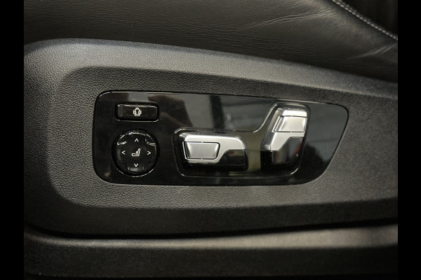 BMW X5 45e | M Sportseats | Frozen Black | Carbon | 360 Camera | Skylounce | ACC | Stoel Massage & Ventilatie | Indiv. Leder | Laser-LE Softclose | Achterasbesturing | Glasapplicatie | Displaykey | Stuur en achterbank verwarming | TH | 4-Zone | Isolatieglas | 22" | Bovag garantie.