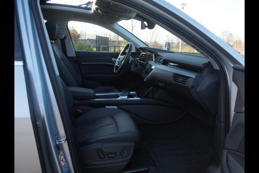 Audi e-tron 55 quattro Business edition Plus 95 kWh | SOH 96% | Panoramadak | Camera | Apple Carplay | Cruise Control |