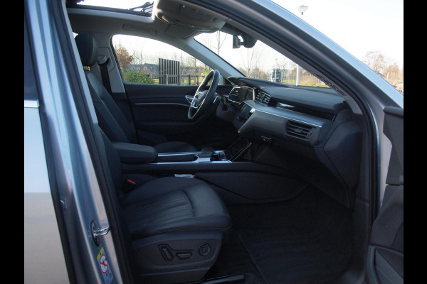 Audi e-tron 55 quattro Business edition Plus 95 kWh | SOH 96% | Panoramadak | Camera | Apple Carplay | Cruise Control |