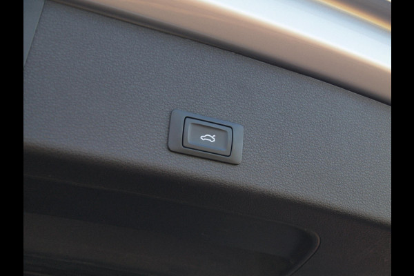 Audi e-tron 55 quattro Business edition Plus 95 kWh | SOH 96% | Panoramadak | Camera | Apple Carplay | Cruise Control |
