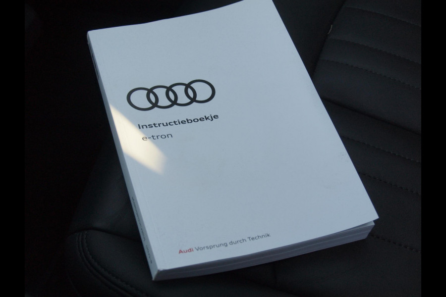Audi e-tron 55 quattro Business edition Plus 95 kWh | SOH 96% | Panoramadak | Camera | Apple Carplay | Cruise Control |