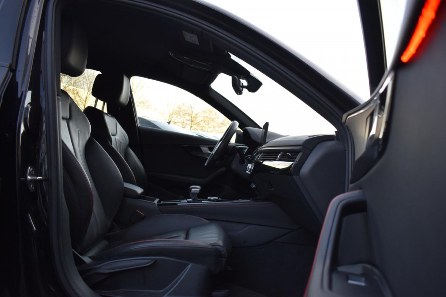 Audi A4 Avant 2.0 TFSI MHEV Sport S line black edition 3x S-line Keyless Leder Matrix