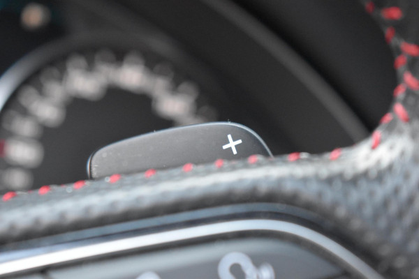 Audi A4 Avant 2.0 TFSI MHEV Sport S line black edition 3x S-line Keyless Leder Matrix