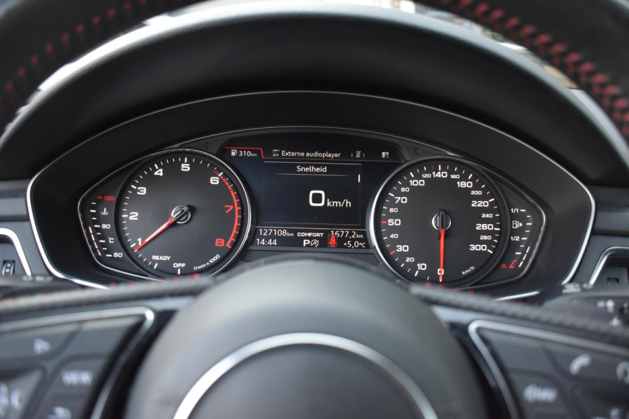 Audi A4 Avant 2.0 TFSI MHEV Sport S line black edition 3x S-line Keyless Leder Matrix