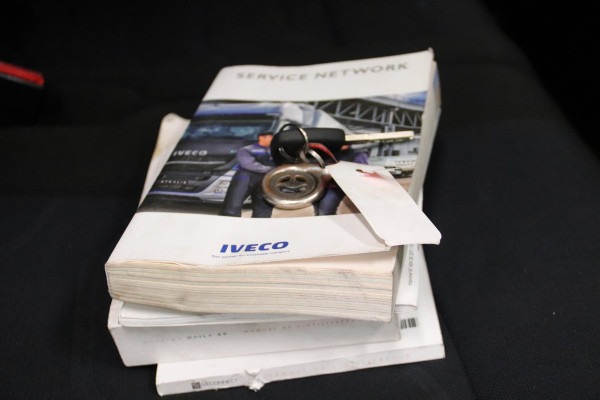 Iveco Daily 35S14V 2.3 352 L2H2 Iveco Daily 35S14V 2.3 352 H2 AUTOMAAT 3500KG TREKVERMOGEN