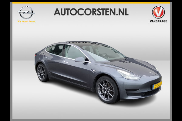 Tesla Model 3 ** GERESERVEERD** RWD SR plus 325PK SOH 91% Trekhaak Lmv 18" AutoPilot FSD Leder Panoramadak Adaptive-Cruise Camera's Elektr.-Stuur+Stoelen+Spiege Navi LED Comfortstoelen ACC DAB Voorverwarmen interieur via App Keyless One-Pedal-Drive Origineel Nederlandse Auto 1.000KG Trekgewicht