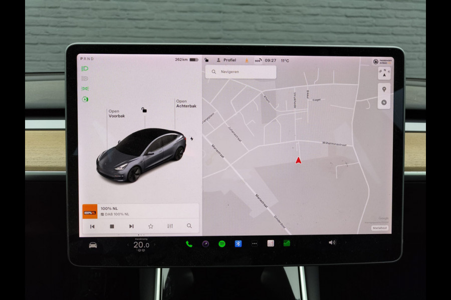 Tesla Model 3 ** GERESERVEERD** RWD SR plus 325PK SOH 91% Trekhaak Lmv 18" AutoPilot FSD Leder Panoramadak Adaptive-Cruise Camera's Elektr.-Stuur+Stoelen+Spiege Navi LED Comfortstoelen ACC DAB Voorverwarmen interieur via App Keyless One-Pedal-Drive Origineel Nederlandse Auto 1.000KG Trekgewicht