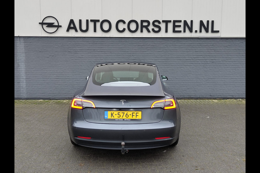 Tesla Model 3 ** GERESERVEERD** RWD SR plus 325PK SOH 91% Trekhaak Lmv 18" AutoPilot FSD Leder Panoramadak Adaptive-Cruise Camera's Elektr.-Stuur+Stoelen+Spiege Navi LED Comfortstoelen ACC DAB Voorverwarmen interieur via App Keyless One-Pedal-Drive Origineel Nederlandse Auto 1.000KG Trekgewicht