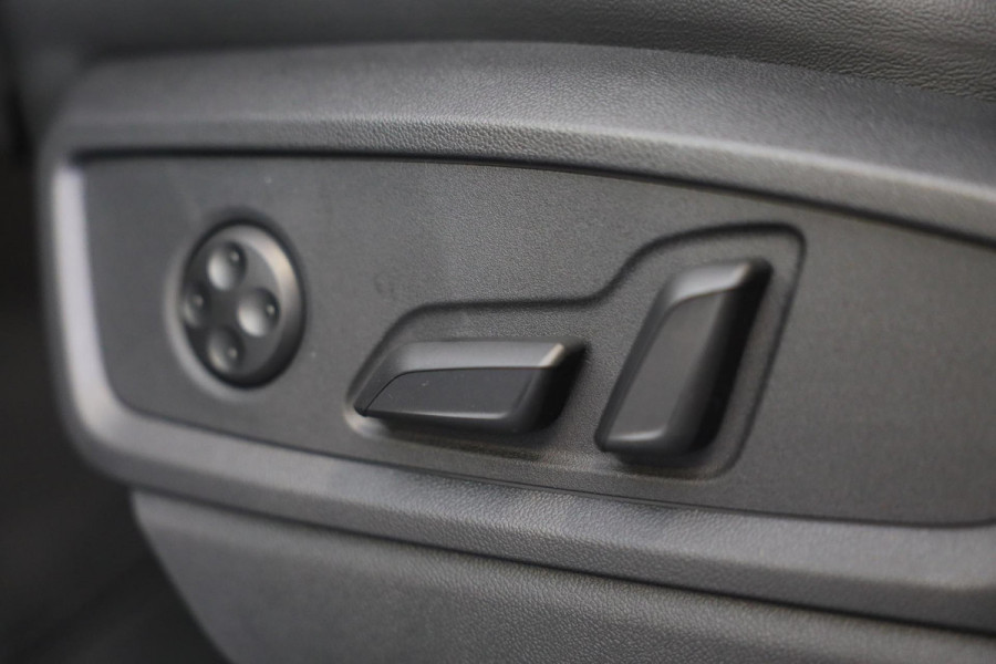 Audi Q5 Sportback 55 TFSI e Quattro SQ5 Look / FACELIFT / Carbon / Digital Cockpit / Dode Hoek / Lane Assist / Open Pano / 21 Inch