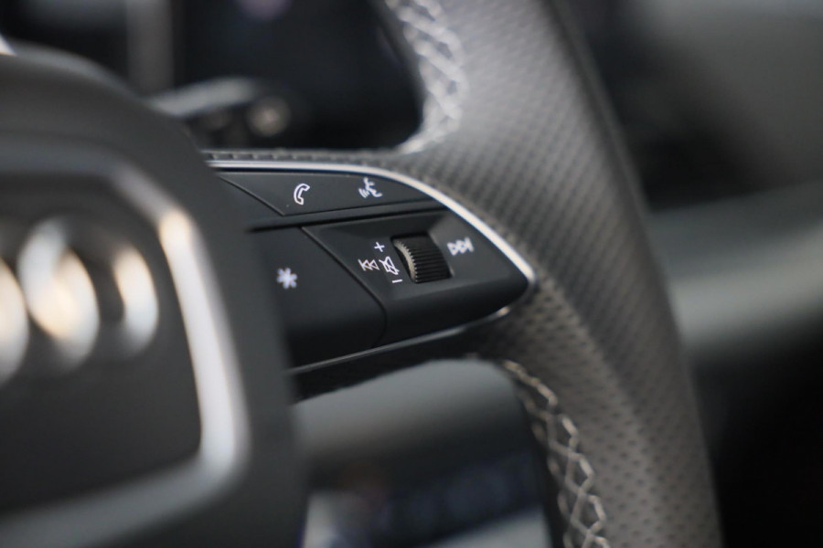 Audi Q5 Sportback 55 TFSI e Quattro SQ5 Look / FACELIFT / Carbon / Digital Cockpit / Dode Hoek / Lane Assist / Open Pano / 21 Inch