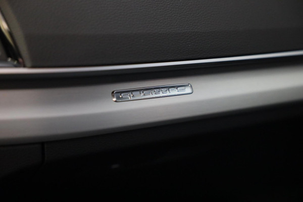 Audi Q5 Sportback 55 TFSI e Quattro SQ5 Look / FACELIFT / Carbon / Digital Cockpit / Dode Hoek / Lane Assist / Open Pano / 21 Inch