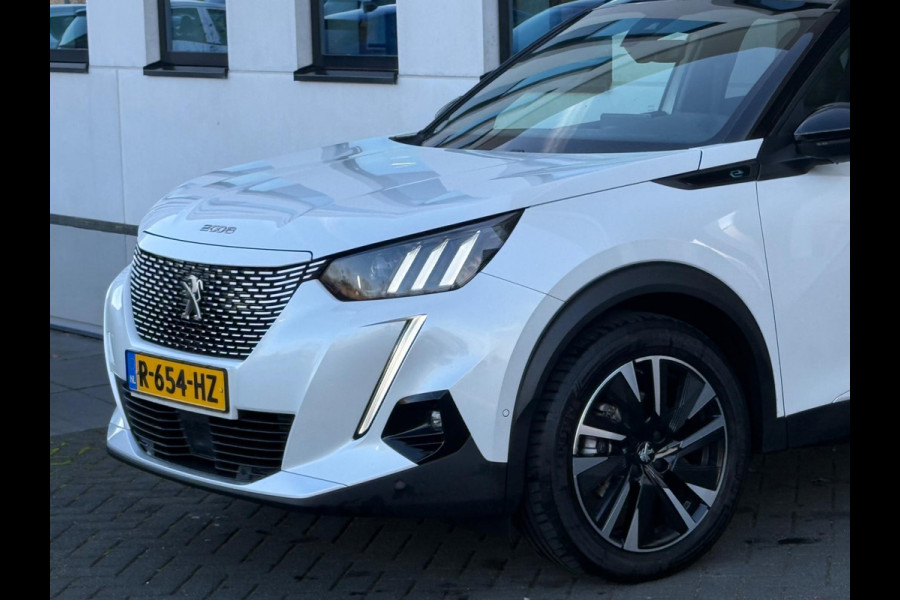 Peugeot e-2008 EV GT 50 kWh, elect. te openen panoramadak, achteruitrijcamera, 1/2 lederen sportinterieur, 17 inch, adaptief cruis