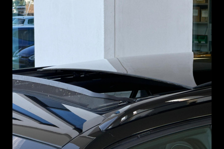 Peugeot e-2008 EV GT 50 kWh, elect. te openen panoramadak, achteruitrijcamera, 1/2 lederen sportinterieur, 17 inch, adaptief cruis