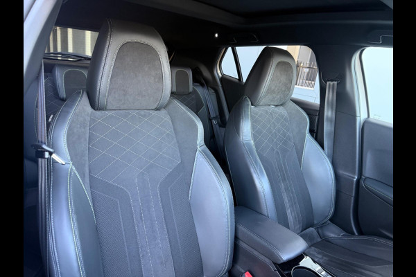 Peugeot e-2008 EV GT 50 kWh, elect. te openen panoramadak, achteruitrijcamera, 1/2 lederen sportinterieur, 17 inch, adaptief cruis