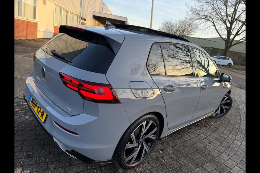 Volkswagen Golf 1.5 eTSI 2024 FACE-LIFT R-LINE DSG PANO ACC LEDER ALCANTARA