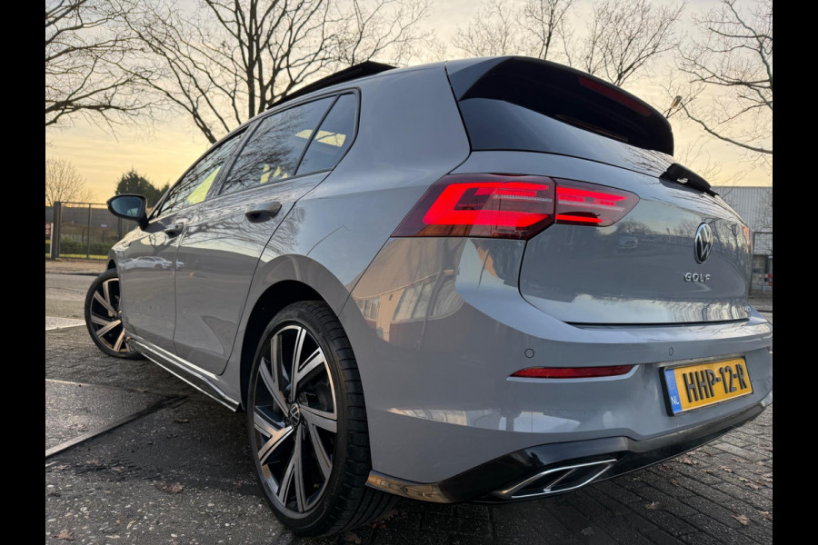 Volkswagen Golf 1.5 eTSI 2024 FACE-LIFT R-LINE DSG PANO ACC LEDER ALCANTARA
