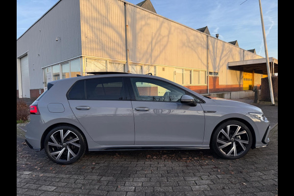 Volkswagen Golf 1.5 eTSI 2024 FACE-LIFT R-LINE DSG PANO ACC LEDER ALCANTARA