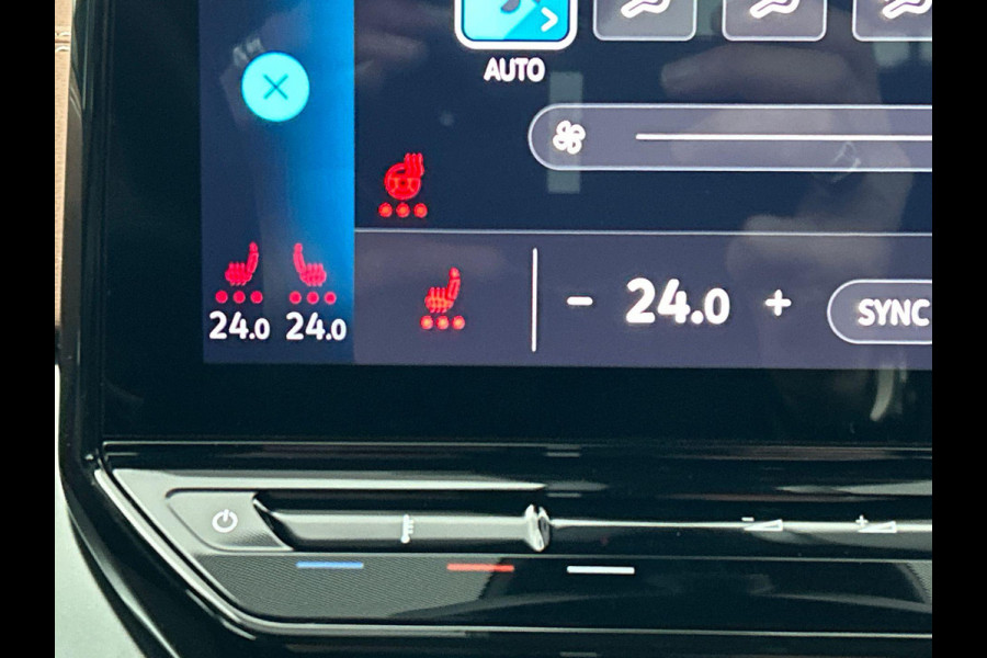 Volkswagen ID.4 Business 77 kWh Navigatie Apple Carplay/Android Auto Camera Parkeersensoren Adaptive Cruise Control Stoel- en stuurverwarming Full Led Climate Control