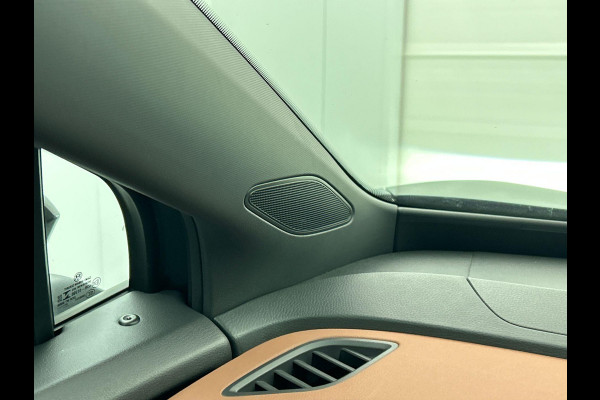 Volkswagen ID.4 Business 77 kWh Navigatie Apple Carplay/Android Auto Camera Parkeersensoren Adaptive Cruise Control Stoel- en stuurverwarming Full Led Climate Control