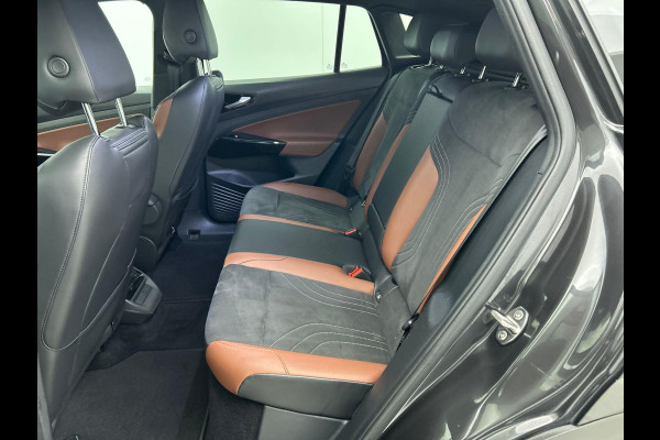 Volkswagen ID.4 Business 77 kWh Navigatie Apple Carplay/Android Auto Camera Parkeersensoren Adaptive Cruise Control Stoel- en stuurverwarming Full Led Climate Control