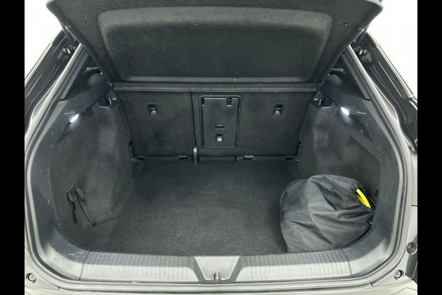 Volkswagen ID.4 Business 77 kWh Navigatie Apple Carplay/Android Auto Camera Parkeersensoren Adaptive Cruise Control Stoel- en stuurverwarming Full Led Climate Control