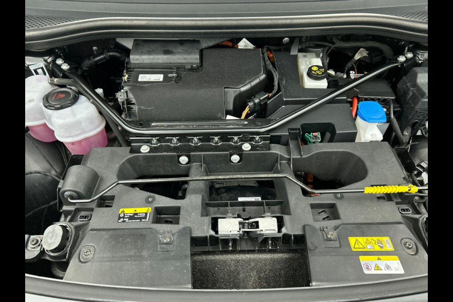 Volkswagen ID.4 Business 77 kWh Navigatie Apple Carplay/Android Auto Camera Parkeersensoren Adaptive Cruise Control Stoel- en stuurverwarming Full Led Climate Control