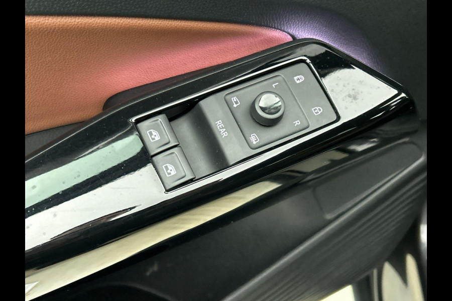 Volkswagen ID.4 Business 77 kWh Navigatie Apple Carplay/Android Auto Camera Parkeersensoren Adaptive Cruise Control Stoel- en stuurverwarming Full Led Climate Control