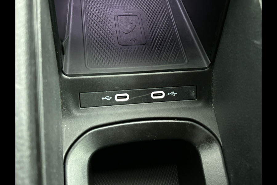 Volkswagen ID.4 Business 77 kWh Navigatie Apple Carplay/Android Auto Camera Parkeersensoren Adaptive Cruise Control Stoel- en stuurverwarming Full Led Climate Control