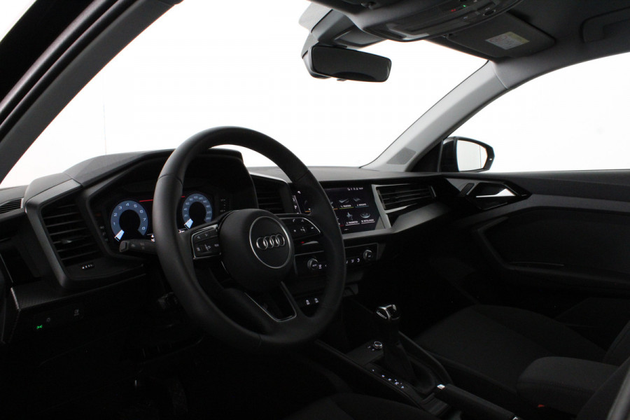 Audi A1 Sportback 30 TFSI Pro Line Automaat/116pk/Navigatie/Mythos Black Metallic/Parkeersensoren/16 inch velgen